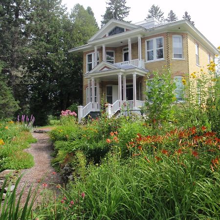 Auberge Taylor Manor Saint-Georges Esterno foto