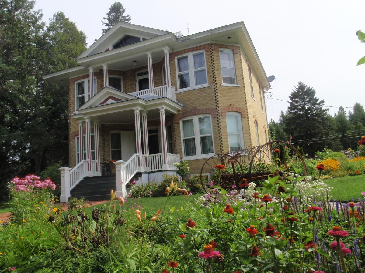 Auberge Taylor Manor Saint-Georges Esterno foto