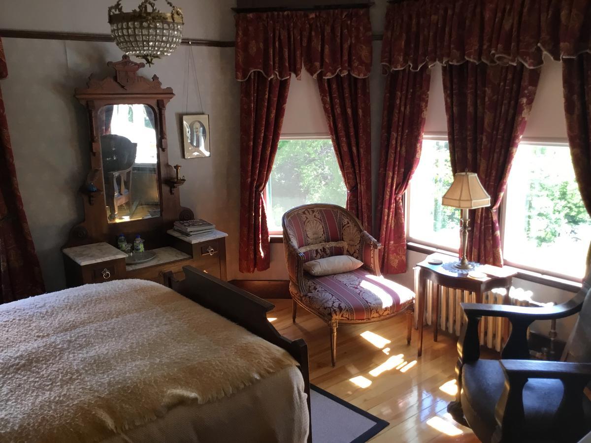 Auberge Taylor Manor Saint-Georges Esterno foto