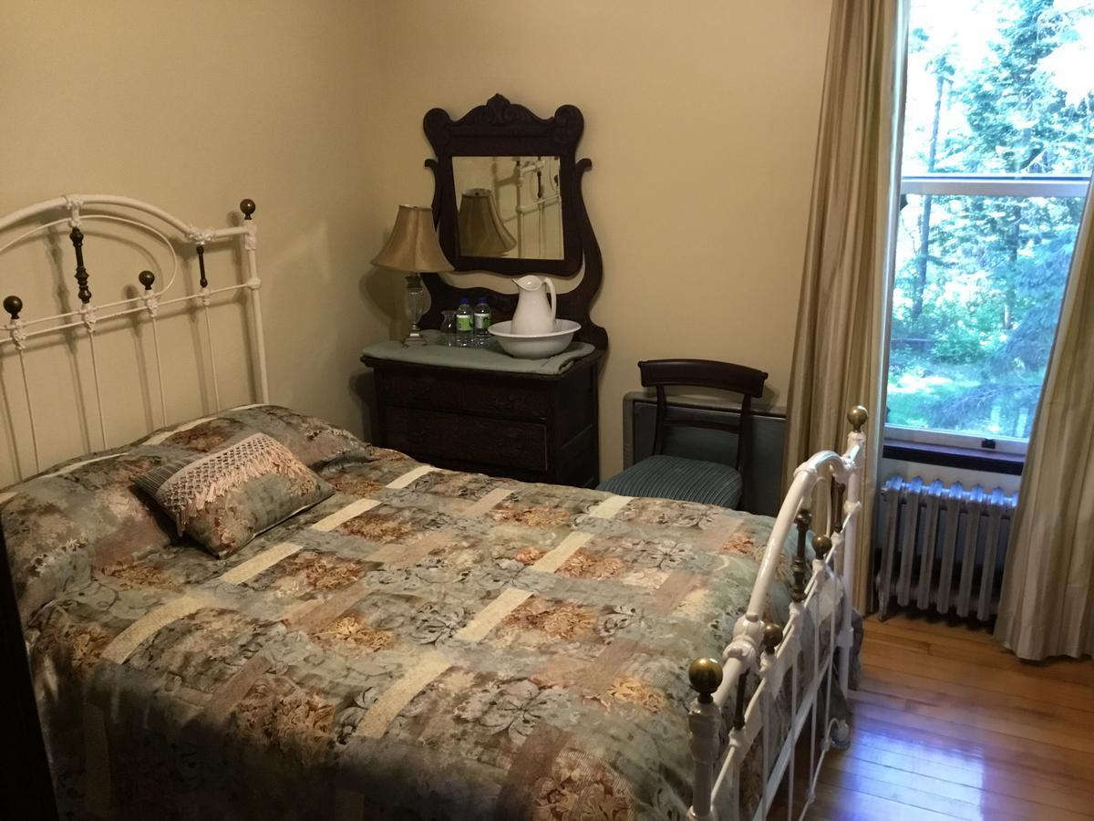 Auberge Taylor Manor Saint-Georges Esterno foto