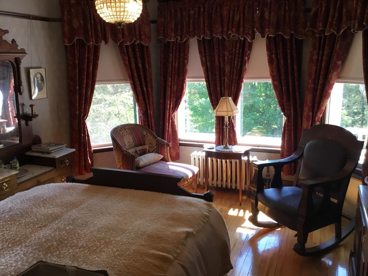 Auberge Taylor Manor Saint-Georges Esterno foto