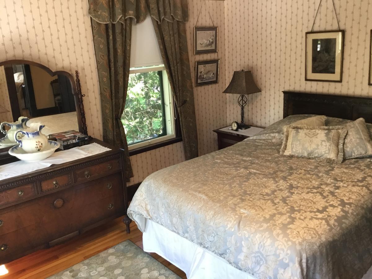 Auberge Taylor Manor Saint-Georges Esterno foto