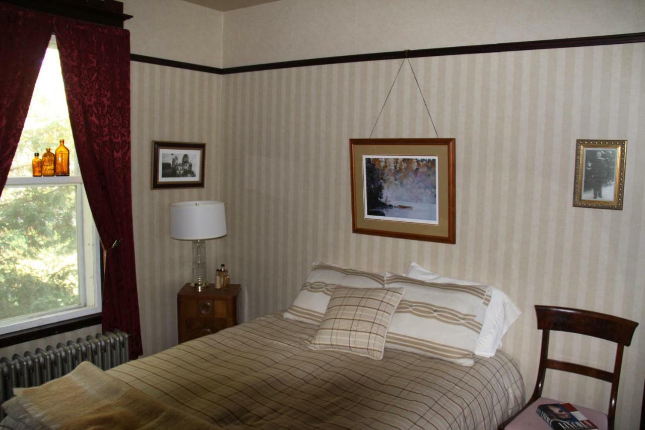 Auberge Taylor Manor Saint-Georges Esterno foto